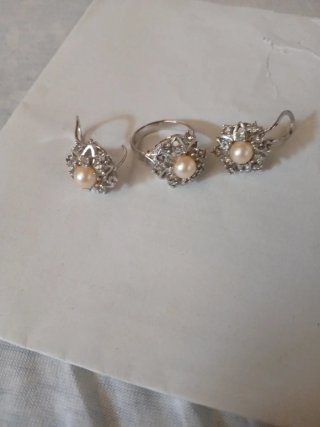 Conjunto Roselin: Anillo y Pendientes