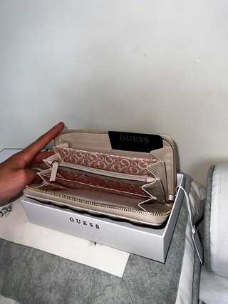 Cartera Guess Beige Acolchada