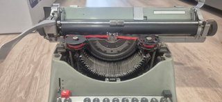 Máquina de escribir Hispano Olivetti Lexicon 80