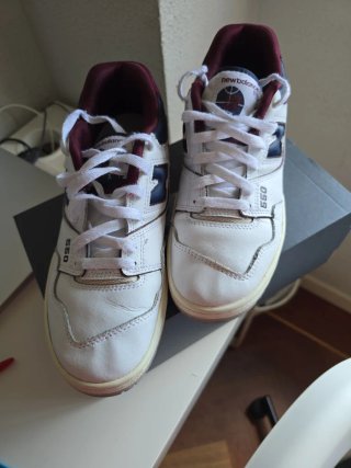 New Balance 550 Talla 40.5 Blanco/Burdeos/Azul