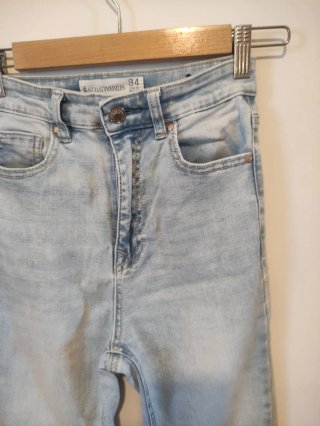 Vaqueros Stradivarius Campana Talla 34