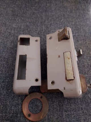 Cerradura completa a estrenar. Marca Lince