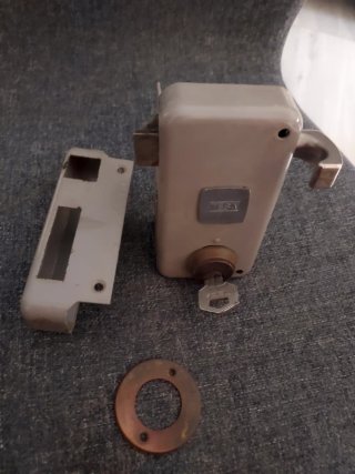 Cerradura completa a estrenar. Marca Lince