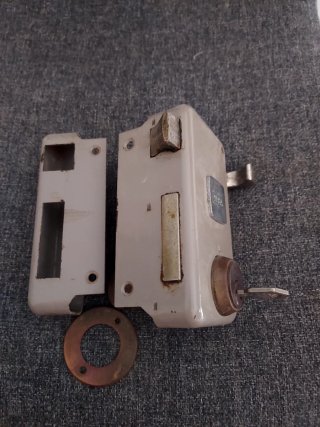 Cerradura completa a estrenar. Marca Lince