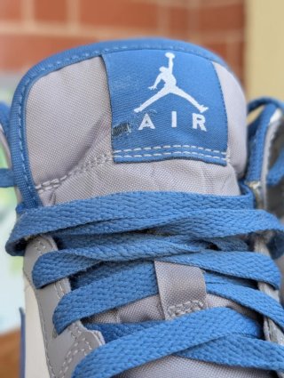 Nike Air Jordan 1 Mid Scarpe
