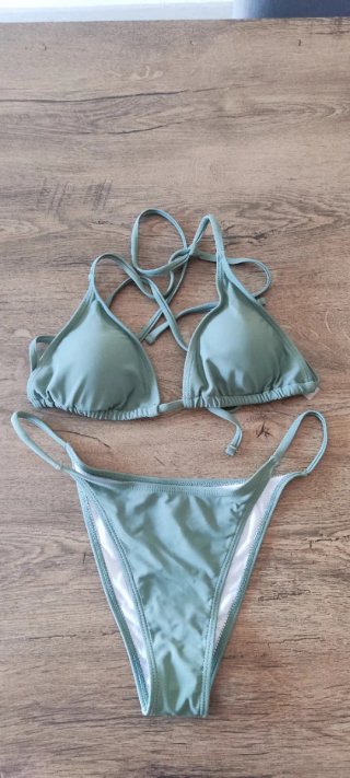 Conjunto bikini caqui + braga bikini negra