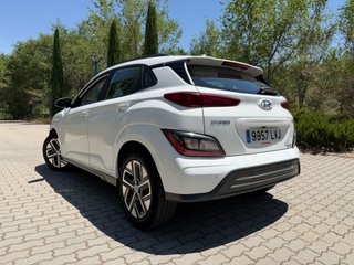 Hyundai Kona 150kW EV Maxx