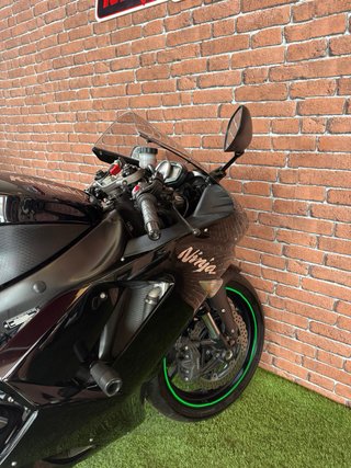 Kawasaki ZX6R
