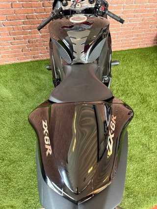 Kawasaki ZX6R