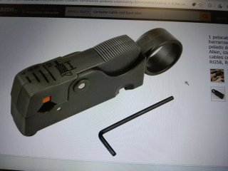 Pelacables coaxial Jaxiales con llave Allen