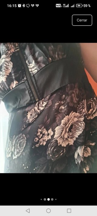 Vestido elegante negro floral