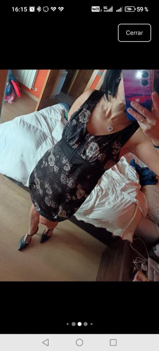 Vestido elegante negro floral