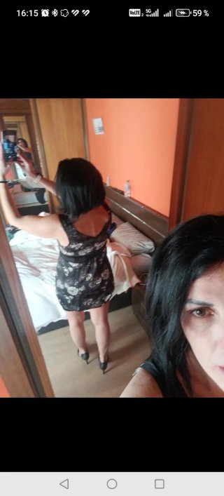 Vestido elegante negro floral