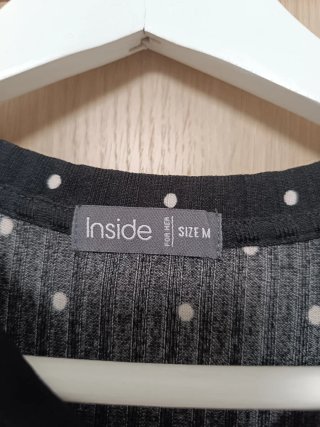 Vestido negro con lunares blancos