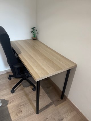 Escritorio de madera Ikea