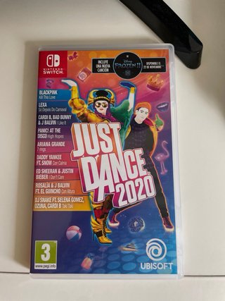 Nintendo Switch con mando Pro, juegos y funda