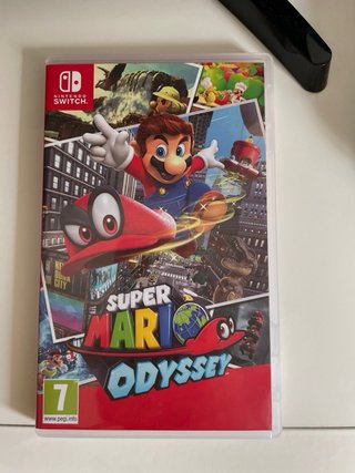 Nintendo Switch con mando Pro, juegos y funda