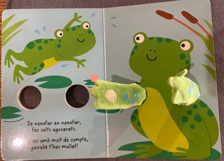 Libro títere “Fes-me una abraçada granoteta”