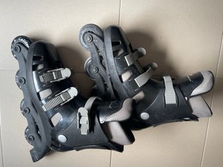 Patines en línea negros talla 40