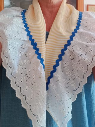 Mantoncillo Flamenco Blanco y Amarillo