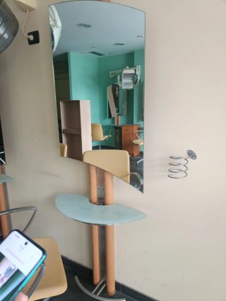 Tocador de peluquería con secador