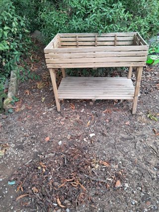 Huerto urbano de madera