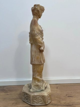 Figura Mujer Oriental Alabastro