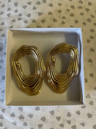 Pendientes dorados diseño orgánico