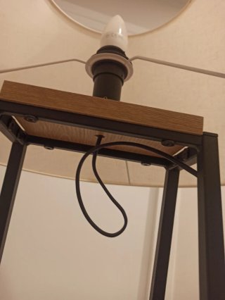 Lámpara de pie con estantes 50x165