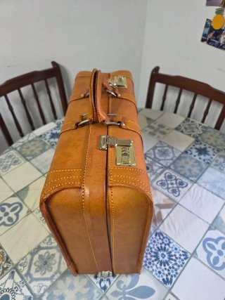 Maletín Cuero Vintage Combinación Dorado.