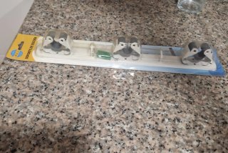Soporte de Escoba DEL