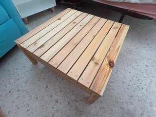 Mesa baja de madera 80x80