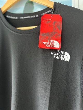 Camiseta técnica The North Face Negra