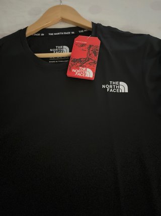 Camiseta técnica The North Face Negra