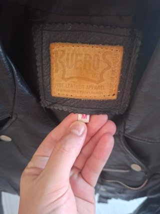 Chaqueta de cuero negra