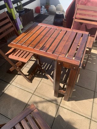 Mesa y 4 sillas de jardín madera
