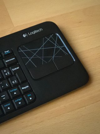 Teclado Logitech K400r con Touchpad