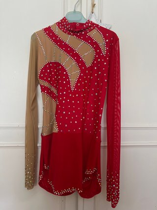 Malla patinaje artístico roja y beige