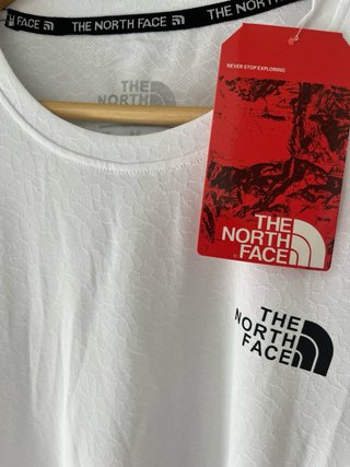 Camiseta técnica The North Face blanca