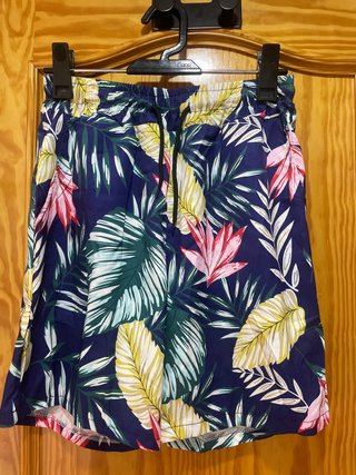 Bermuda Estampada Hojas