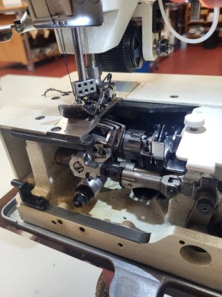 Máquina de coser cadeneta Kansai 3 agujas
