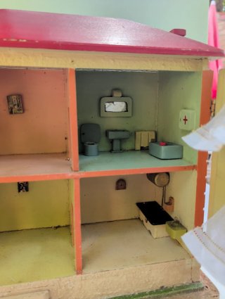 Casa de muñecas antigua posiblemente Denia