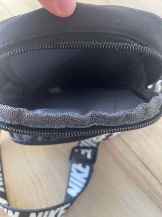 Riñonera/Bandolera Nike Negra Pequeña 3 bolsillos