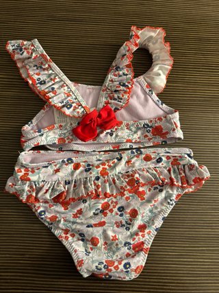 Bañadores niña florales y fresas talla 4-5