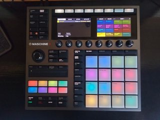 Native Instruments Maschine+ Groovebox Autónoma