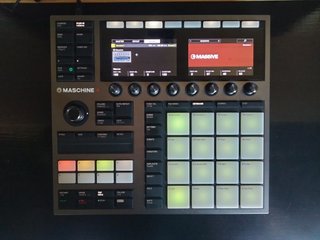 Native Instruments Maschine+ Groovebox Autónoma