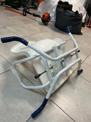 Se vende silla para el baño
