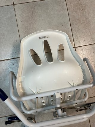 Se vende silla para el baño