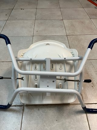 Se vende silla para el baño