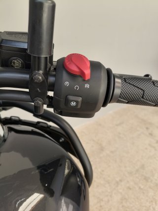 Royal Enfield Himalayan 450 Negra/Gris